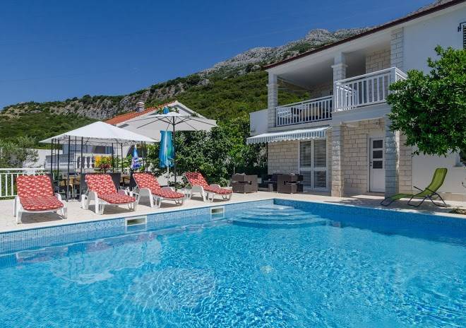 Holiday home perna with swimming pool