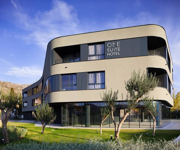 One suite hotel