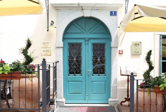 Hotel vela vrata