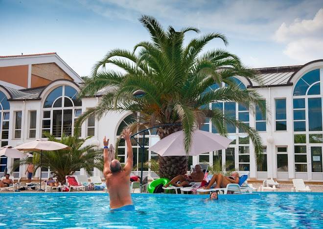 Hotel duga uvala