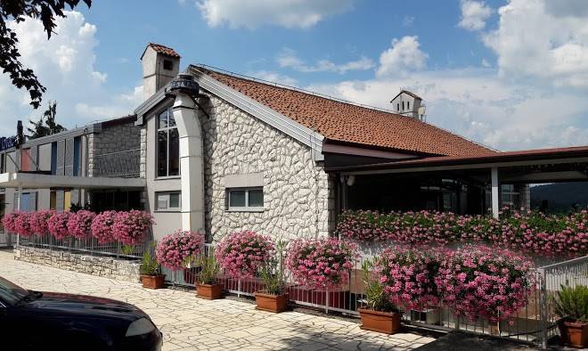 Restoran Lovac Image