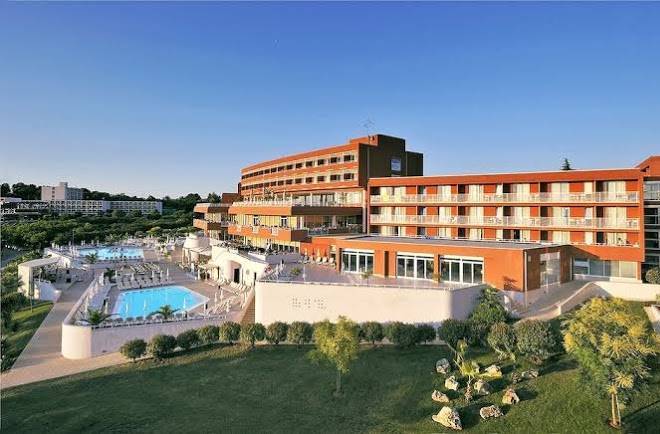 Hotel Albatros Plava Laguna Image