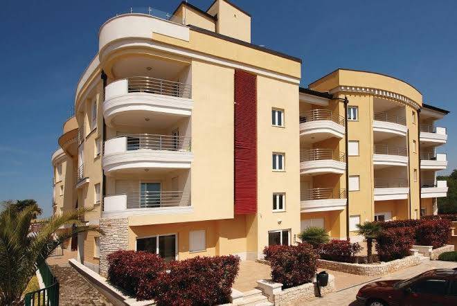 Stella maris court
