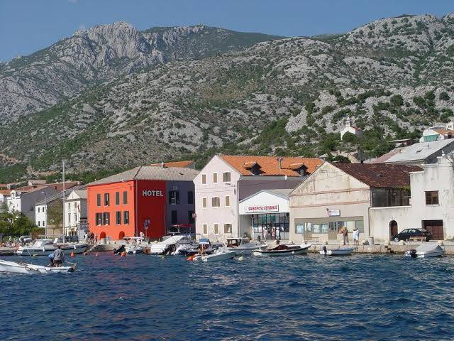 Hotel velinac