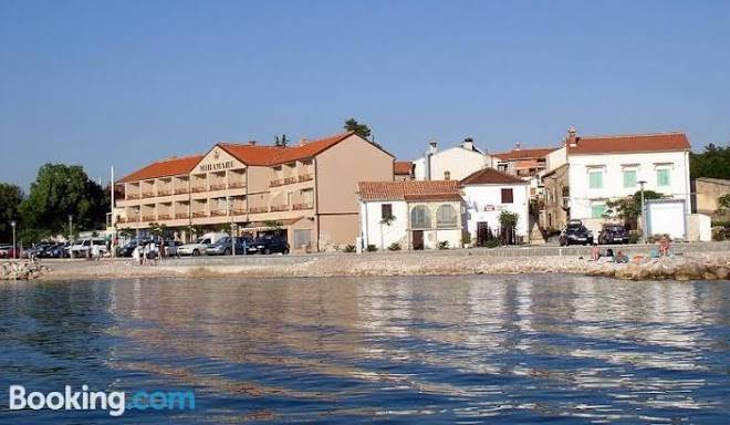 Hotel miramare njivice