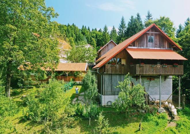 Planinarski dom skrad gorski kotar