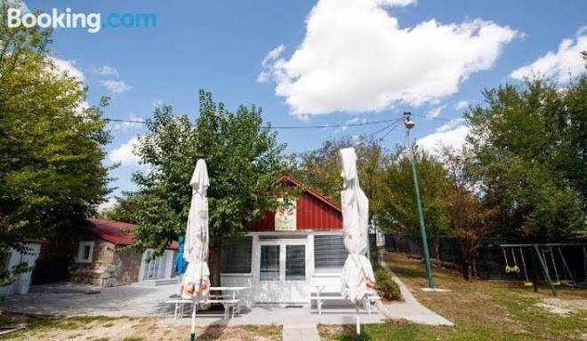 Motel tri lovca