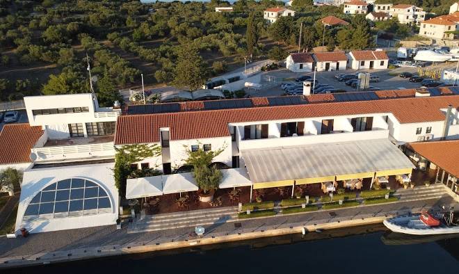 Hotel stomorin marina hramina