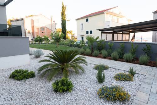 Croatica suites brodarica