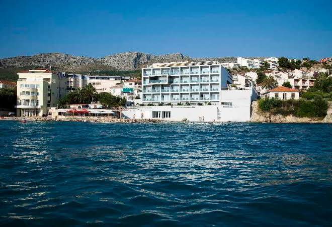 Hotel Split Image