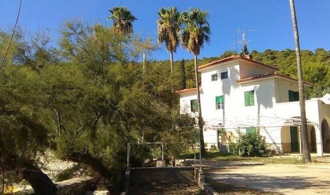 Tourist Resort Milna Vis Image