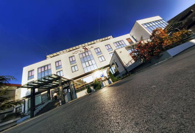 Hotel lav