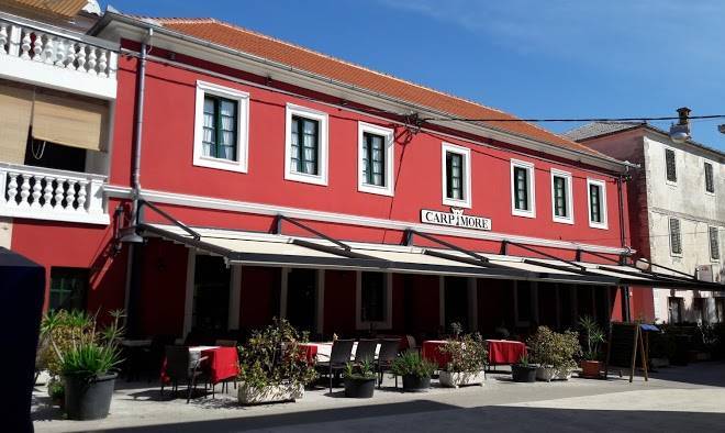 Restaurant carpymore