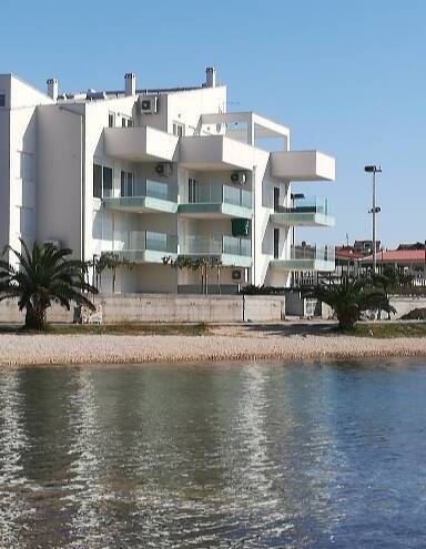 Aparments as tirkiz i smaragd