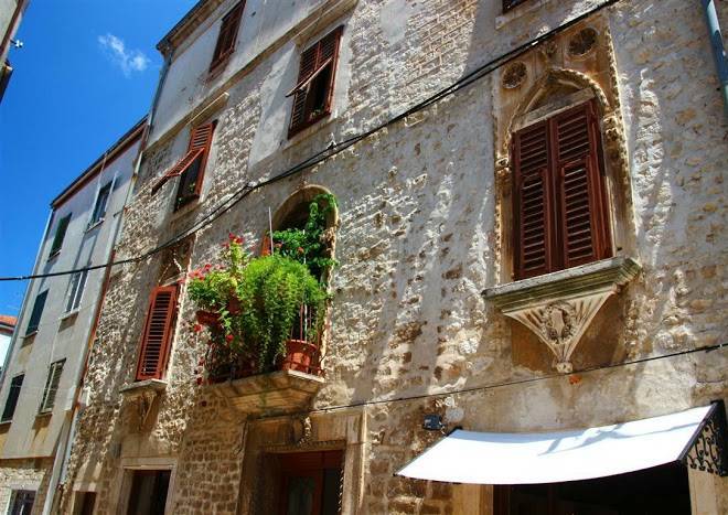 Petrizio palace