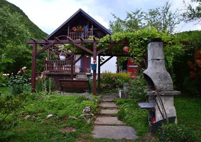 Kuca za odmor na okic a private forest oasis