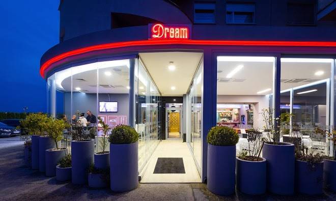 Dream hotel&restaurant