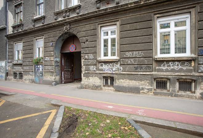 Crown Acomodation Image