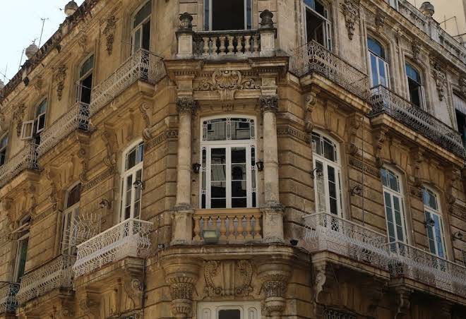 Los balcones de oficios
