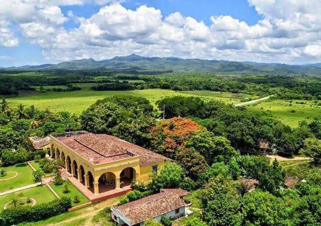 Casa fefa y reyes