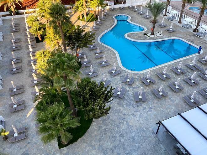 Bohemian Gardens Hotel Image