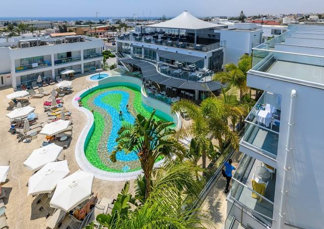 Tasia Maris Oasis Image