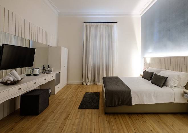 La Maltese Mansion Image