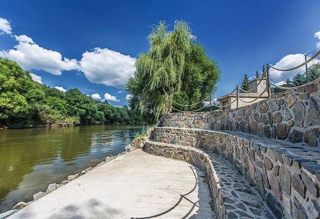 Hotel samechov skolici stredisko