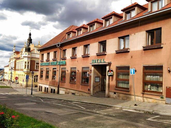 Hotel zeleny strom