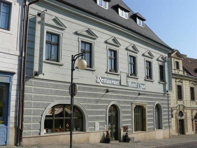Hotel opat