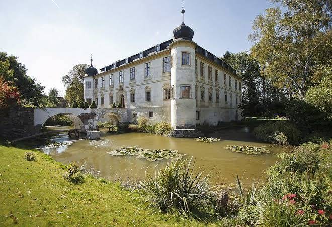 Trebesice castle