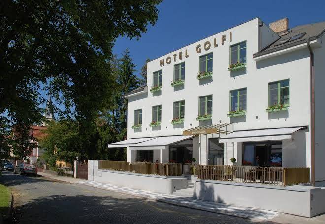 Hotel golfi