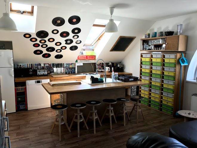 Students nest