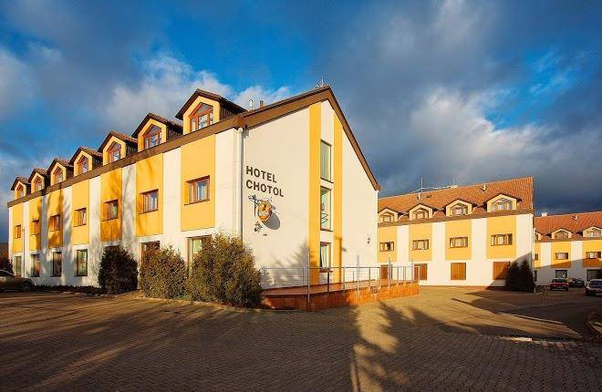 Hotel chotol
