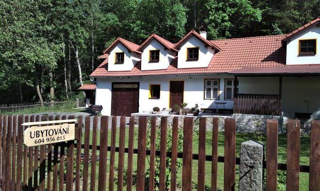 Na samote v lese ubytovani