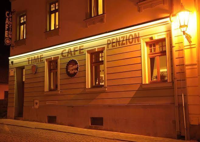 Time cafe cafe & pension
