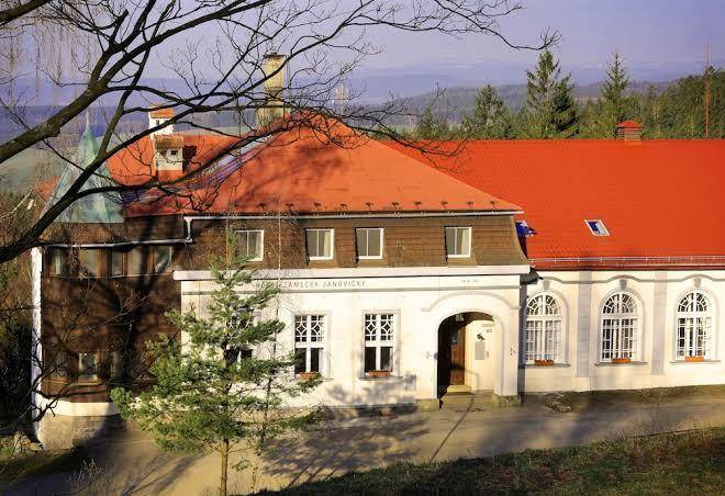 Hotel zamecek janovicky