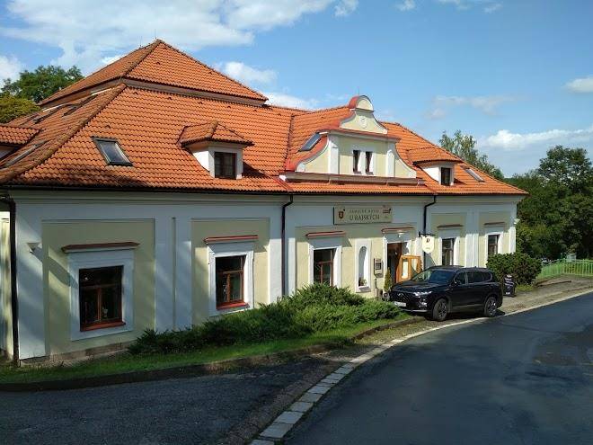 Zamecky hotel u rajskych