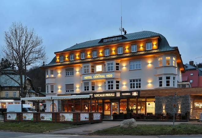 Hotel central 1920