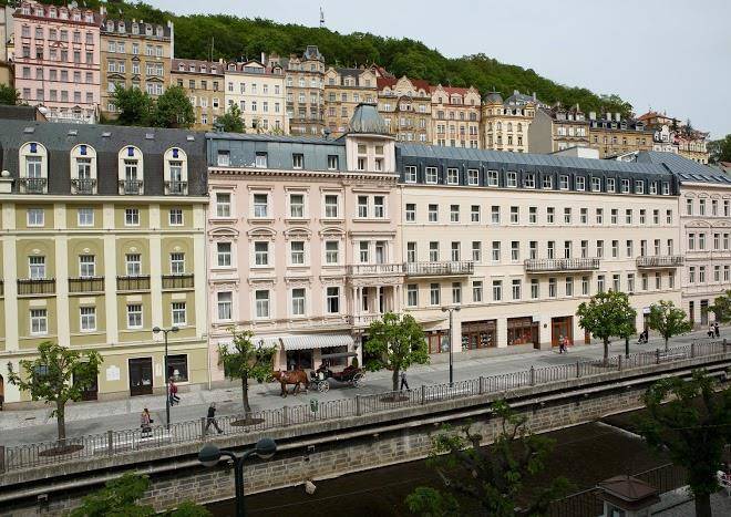 Colonnade hotel