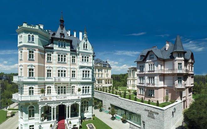 Savoy westend hotel