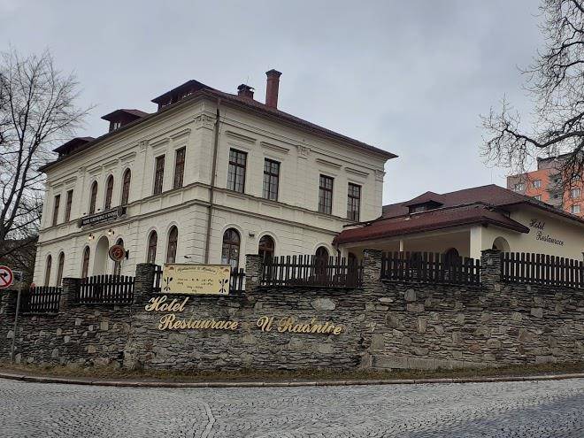 Restaurace A Hotel U Radnice Image