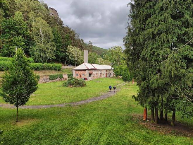 Hunting lodge