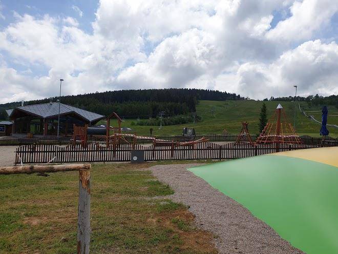 Obri sud javornik