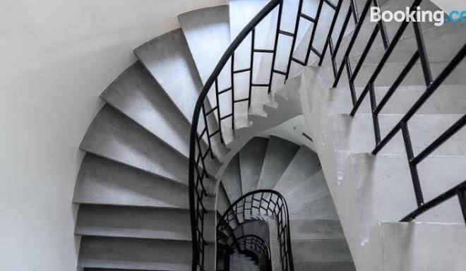 Svetobeznik Bed & Wine Image