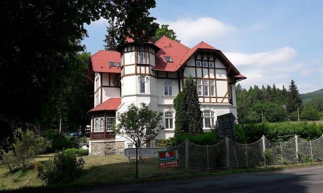 Parkhotel garni s r o