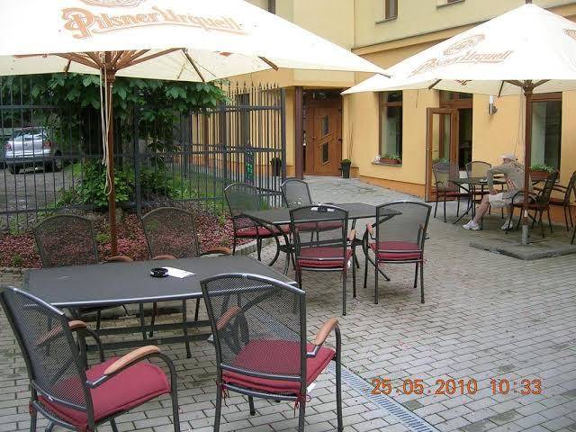 Pension in yard