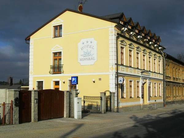 Hotel mineral
