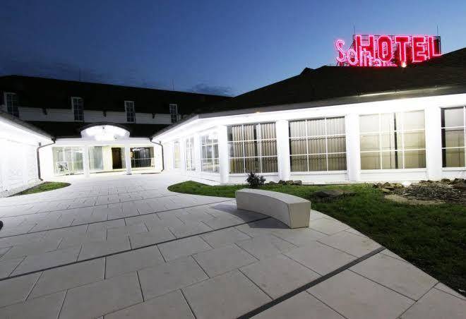 Hotel solitaire