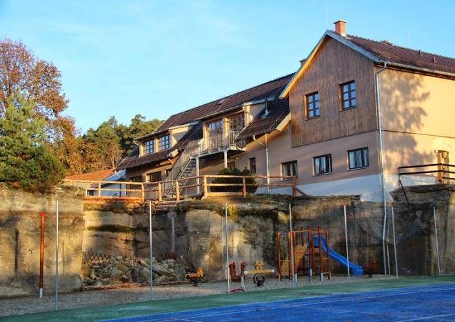 Inn on the rocks